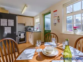 Estate Cottage - Image 5