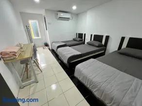 K SUITES HOTEL - Image 5