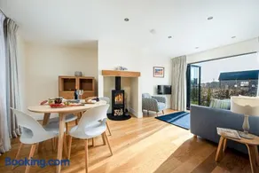 Luxury property with spa access on a nature reserve Hambury Cottage BV22 - Image 4