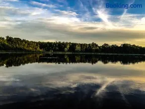 Marmora Retreat - Unique Waterfront Farmhouse - Image 1