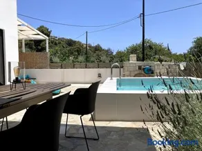 Villa 'Tην αιώνια φωτιά' with private pool & jacuzzi close to the beach - Image 2