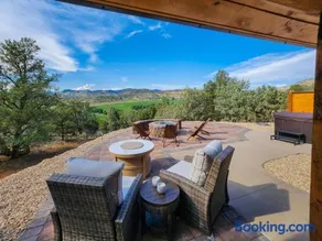 Sego Lily-Amazing Views, Hot Tub, Fire Pit, Stargazing - Image 3