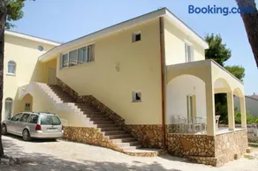 Apartments and rooms by the sea Rogoznica - 3097 - Image 2