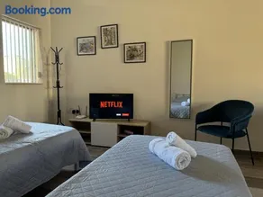 Private One Bedroom Apartment close to Airport in Luqa - Image 1