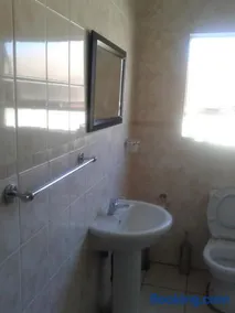 Turquoise View Guesthouse - Image 2