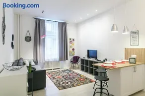 ELLA Apartment - Image 1