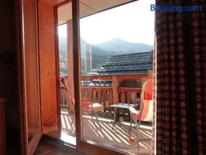 residence avec piscine ,chalet des rennes - Image 2