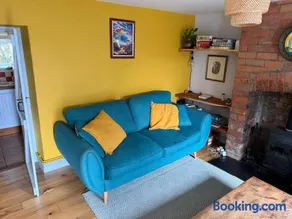 Cosy Cottage nr The Cotswolds Private Parking - Image 5