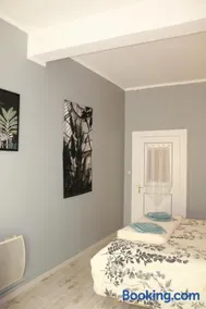 Gîte Puivertain, grande maison familiale à 2 minutes à pied du lac de Puivert - Image 1