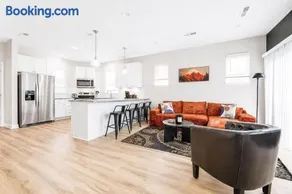IRIE Living-Haven 2BR Home with Pool Gym Access - Image 2