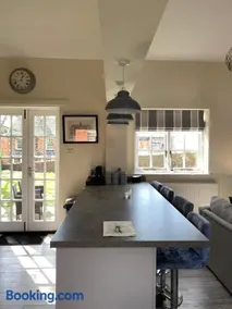 STABLE COTTAGE - Image 2