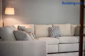 Charming Bungalow Near South Beach & Kid's Corner Park - Image 4