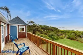 McKinnon's Beach House - Image 2