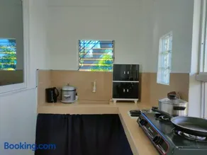 Romantic Sunset Apartment with Balcony 2 min Walk to the Beach - Image 1