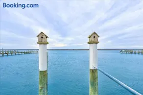 Waterfront Wonder - Image 1