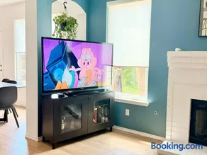 Modern 5BR Family Home - Image 3