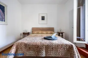 Flat Moon over Florence, Terrace, Free Parking - Image 3