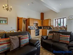 3 Bed in Ellesmere oc-94419 - Image 4