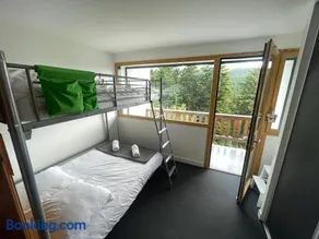 Superbe Appart aux pieds des pistes de ski avec balcon-parking et casier - Image 2