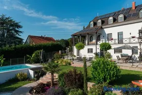 Katzer Villa - Image 2
