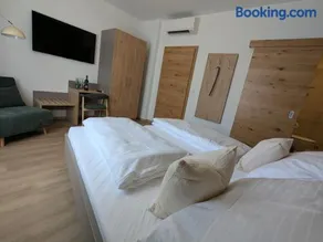 Heuriger und Gästezimmer Schmidt - Image 4