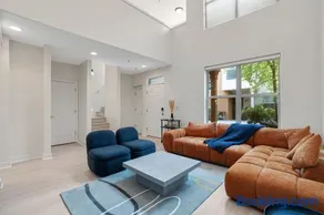 Hillsboro's Best at Your Doorstep with pool & gym - Image 1