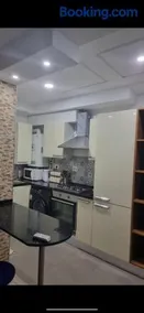 Stylish City Apartment - Image 2