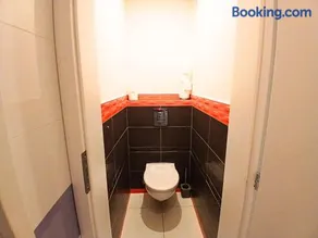 Dimael Hostel & Apartments - Image 3