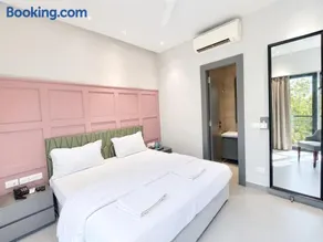 Braj Raj Regency - The Bay Suites - Image 3