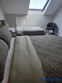 Cope House Rooms - Image 5
