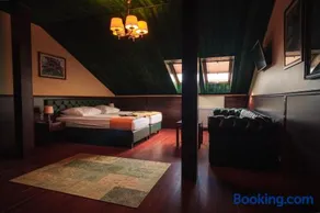 Shoemaker Irish Pub & Accommodation - Image 3