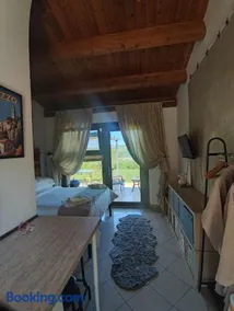 Country Studio Apartment - Image 1