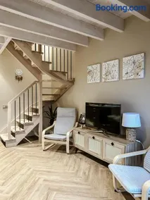 Svencele Lounge Apartments - Image 1
