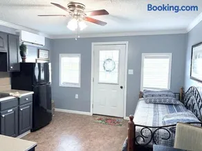 Andres Tiny Home With Comfort - Image 2