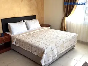 Kasgar Court Hotel - Image 3