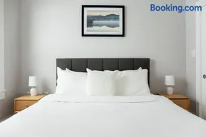 Serene 1BR with 99 WalkScore Fast Wifi and SmartLock - Image 3