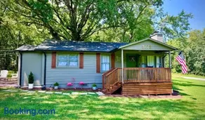 Kitschy Kottage - Image 1
