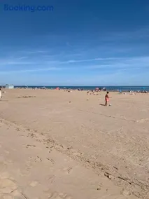 Les Corsaires direct plage près du port - Image 2