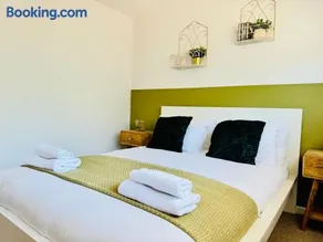 JADE - Cambridge Rental with Garden and BBQ, Near City Centre - Image 2