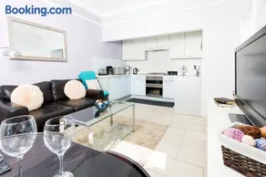 Edinburgh Near Centre Luxury Apartment - Image 5