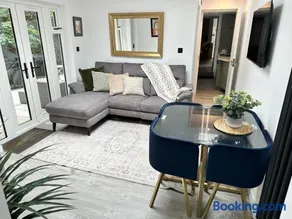 Oxford 5 BR Riverside House Garden River View Walk to City Centre Free Parking - Image 4