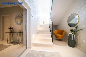 D-Palace Apartments-Olive tree - Image 3