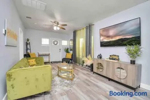 2 BR Cottage Midtown Downtown EADO - Image 4