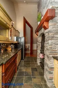 Parkland301 Sunlit 2,000 ft² Penthouse with Mtn View - Image 3