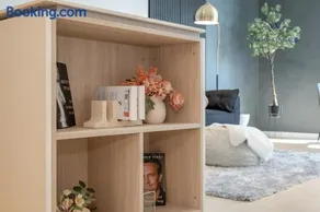 WOW Self-Contained Apartment on Hall - Image 2