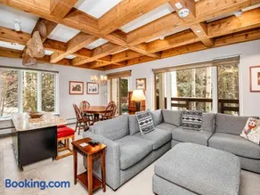 Tree Top Condo - Image 2