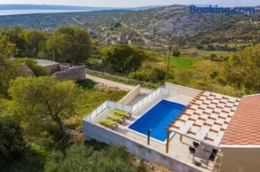 Villa Olivia - Jasenice, with swimming pool and jacuzzi - Image 3