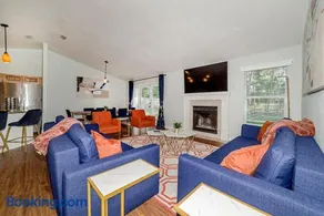 Family friendly - Fire pit -4 min to UF - Spacious - Image 1