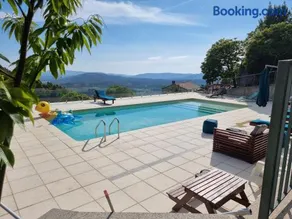 Casa de Férias V6 com piscina - Image 1