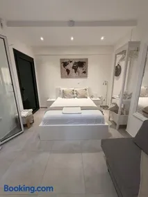 Venias Place - Image 2